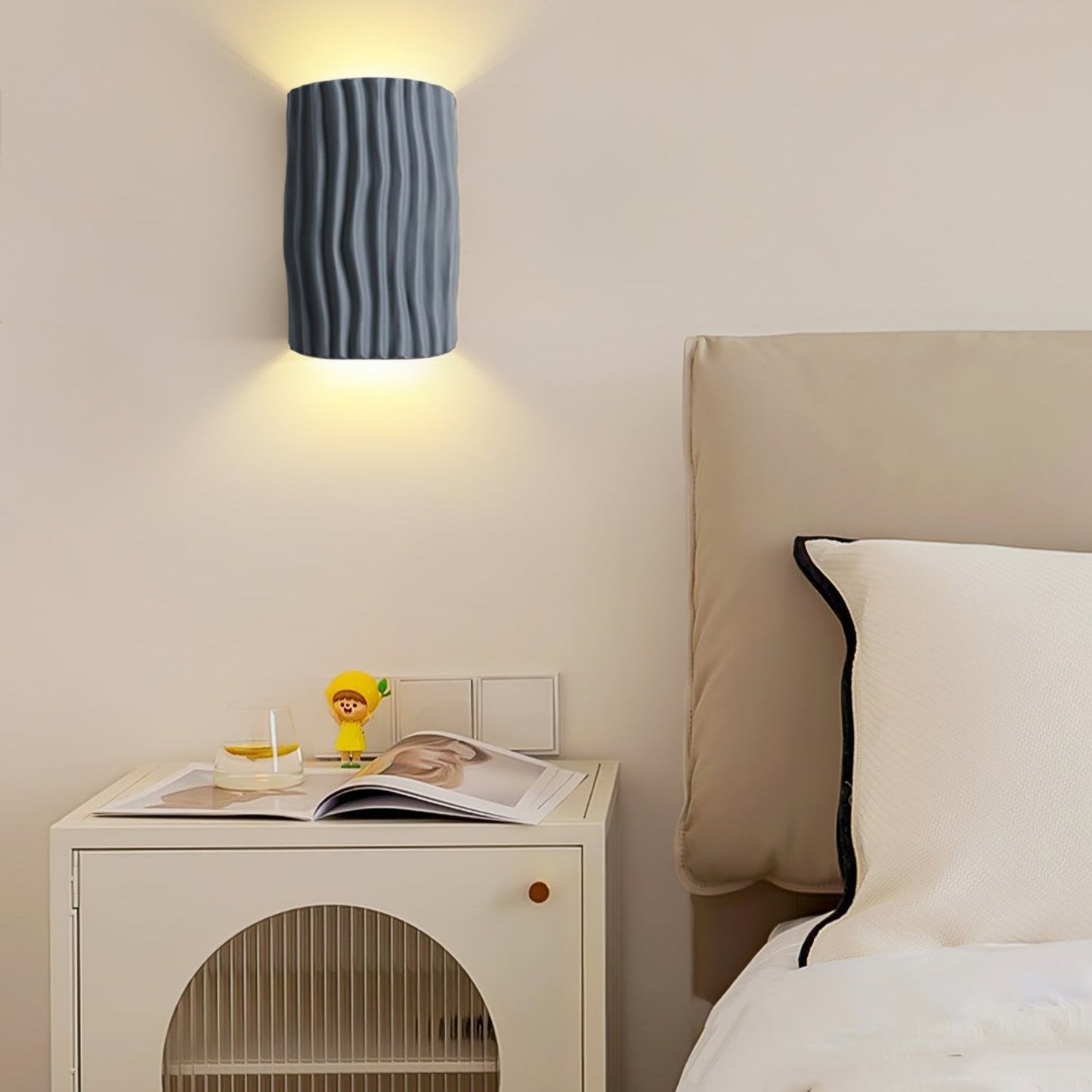 Clarity Curve Japandi Resin Wall Light 8