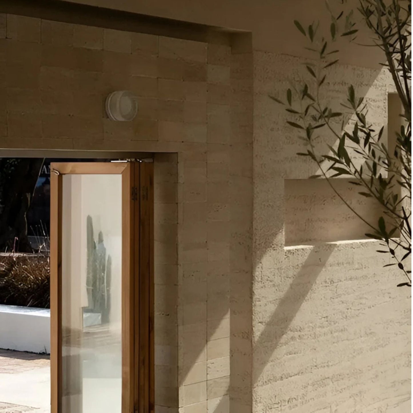 Ambrelo Modern Round Wall Sconce Amber Glass