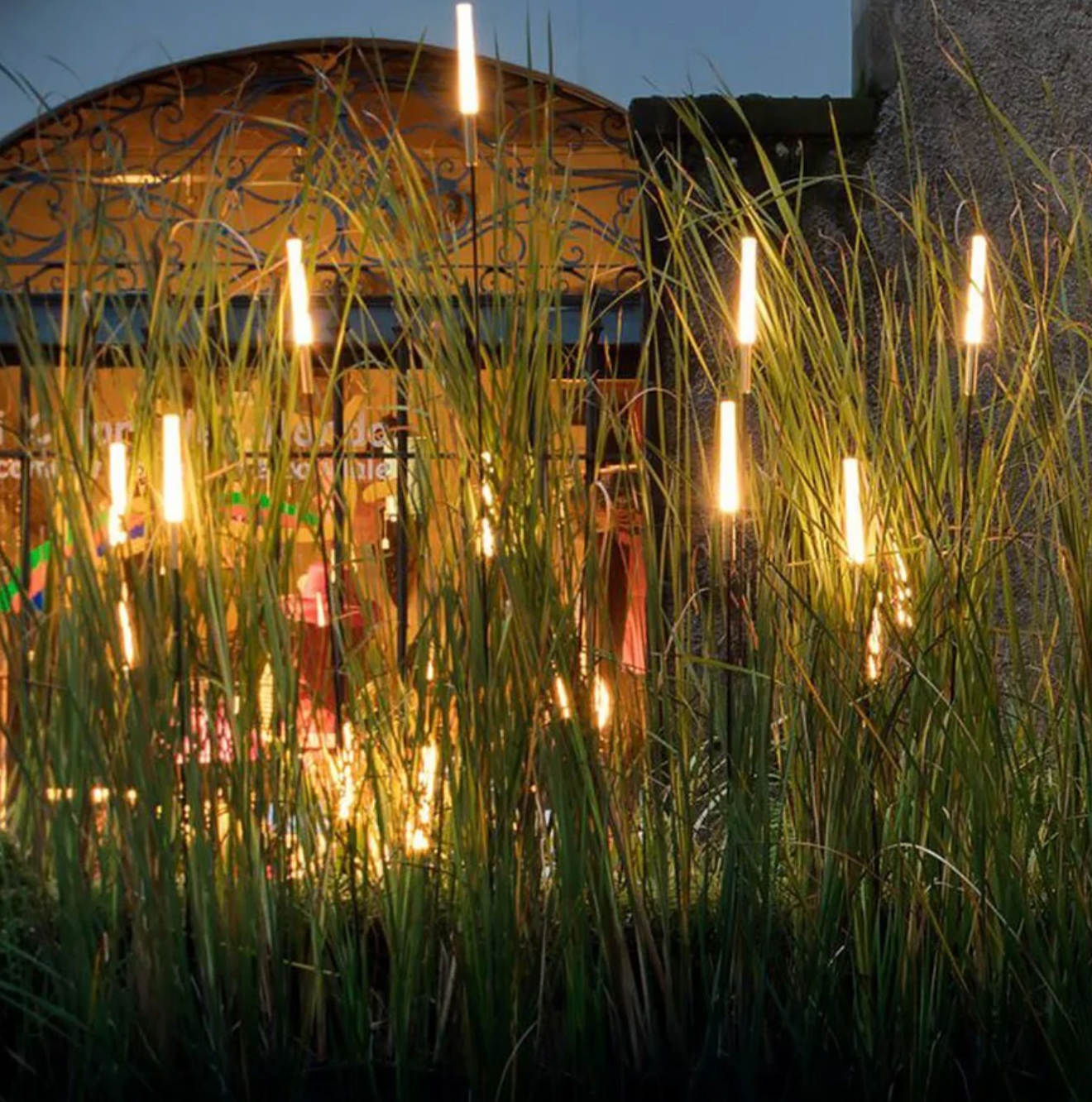 Solar LED garden lights on a spike – modern lighting for paths and flower beds 2
