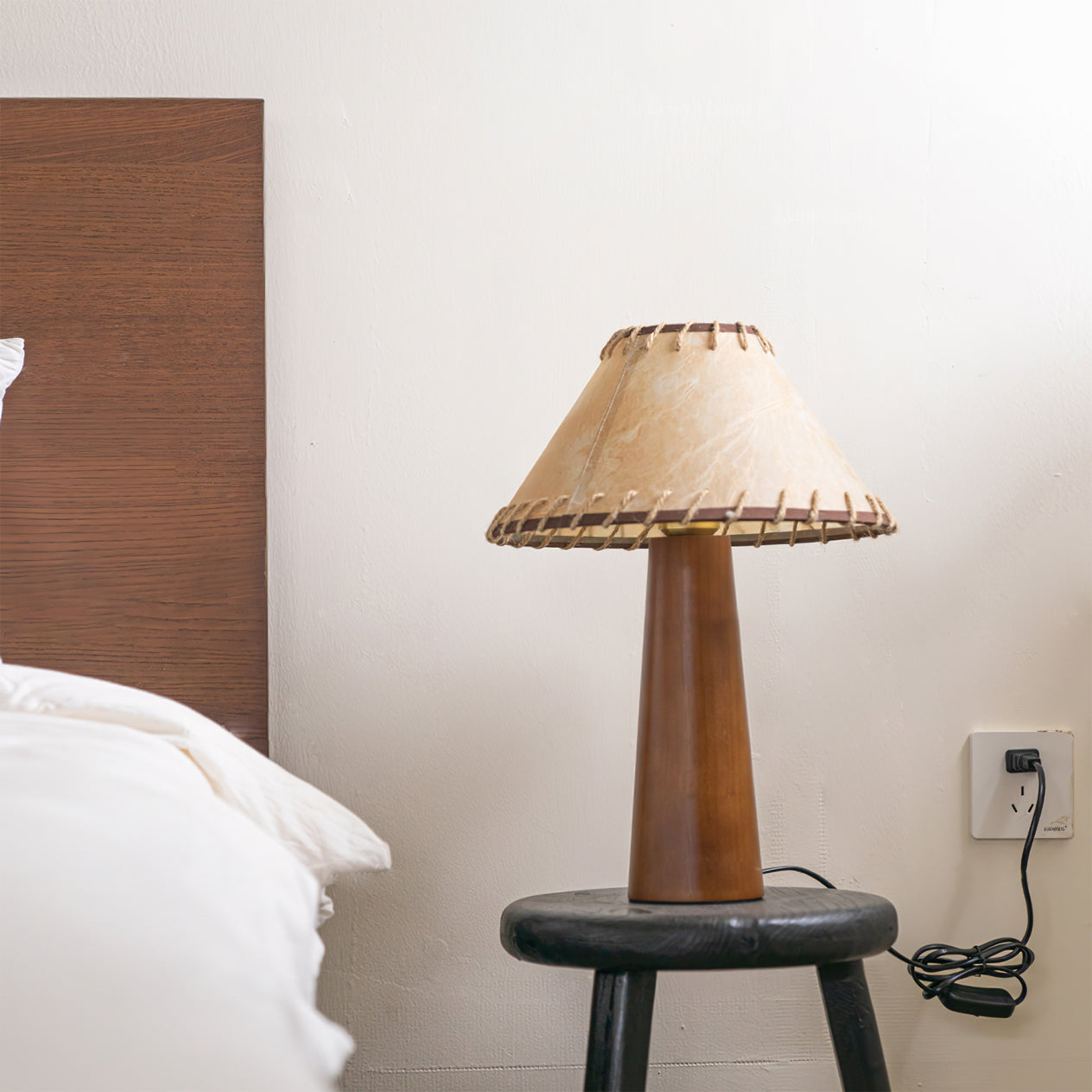 Basica Table Lamp 6