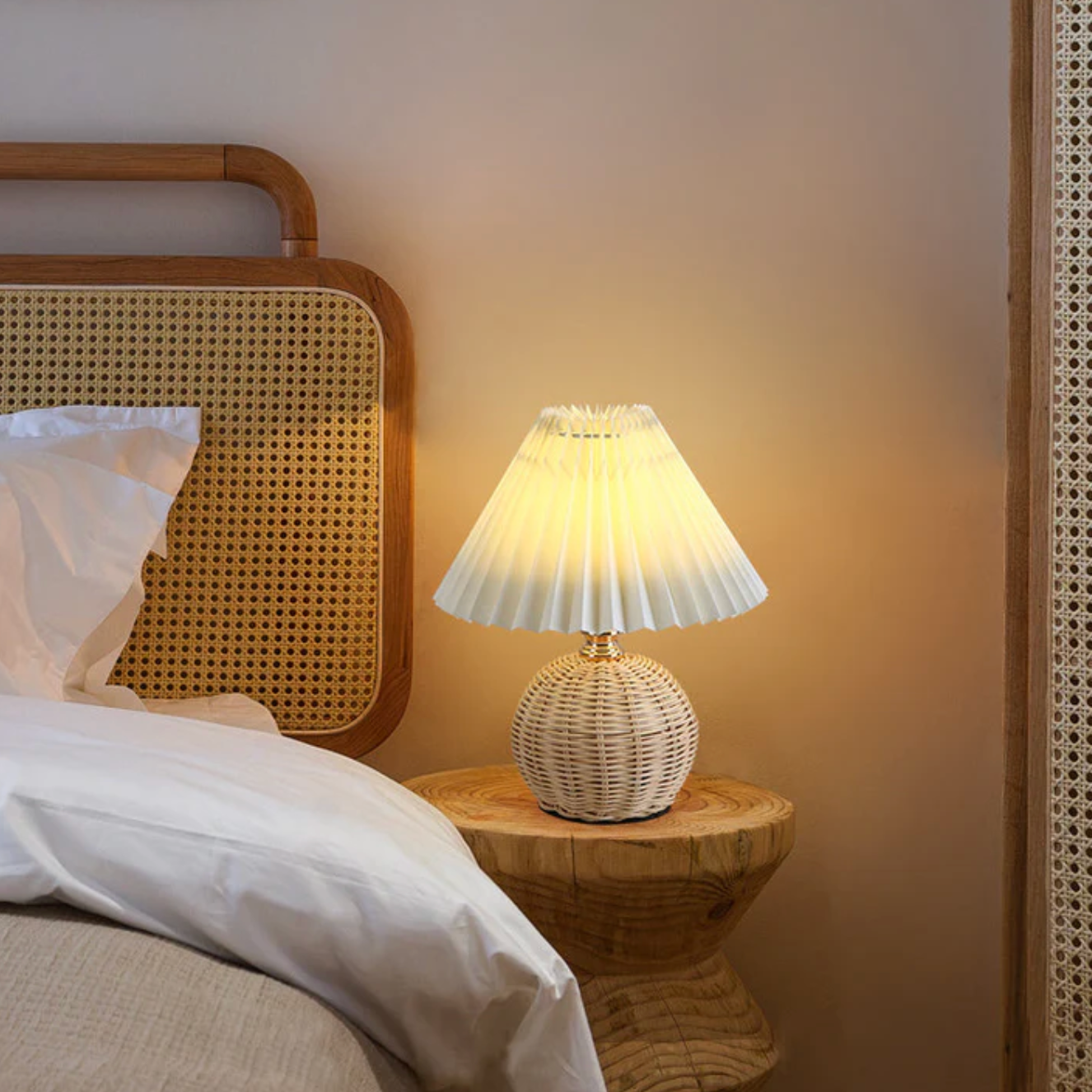 Table lamp with a woven base – natural boho style with a pleated shade 1