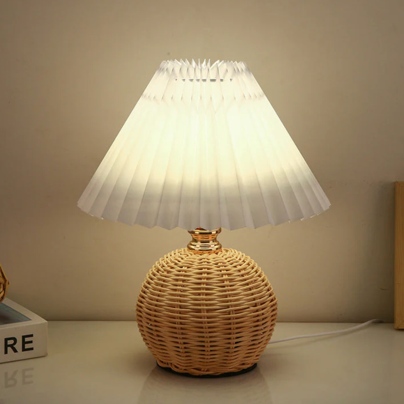 Table lamp with a woven base – natural boho style with a pleated shade 3