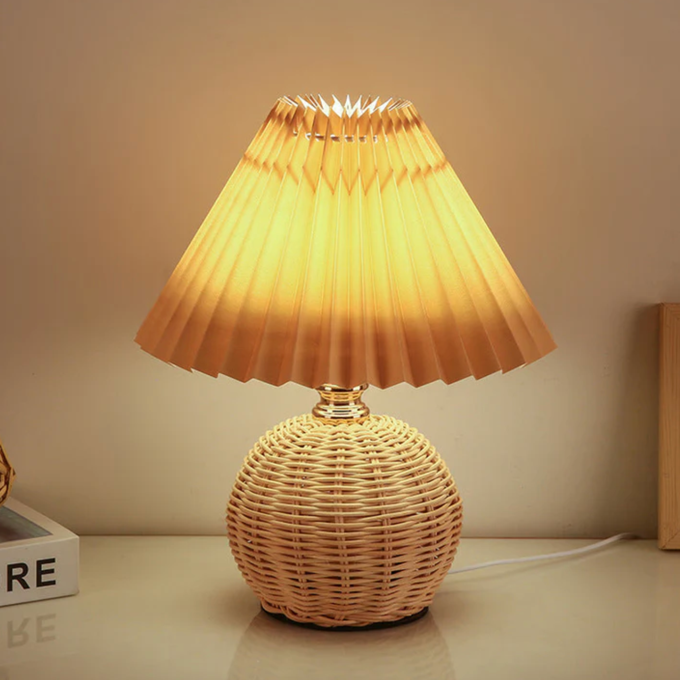 Table lamp with a woven base – natural boho style with a pleated shade 7