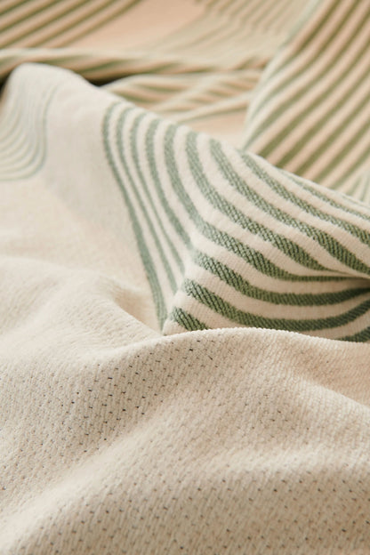 Elara Haus Chenille Throw - Pistachio Green