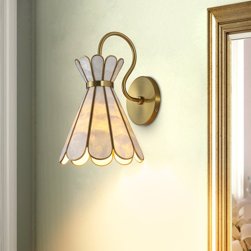 Decorative Tiffany 1-Light Hourglass Capiz Shell Shade Armed Sconce 0
