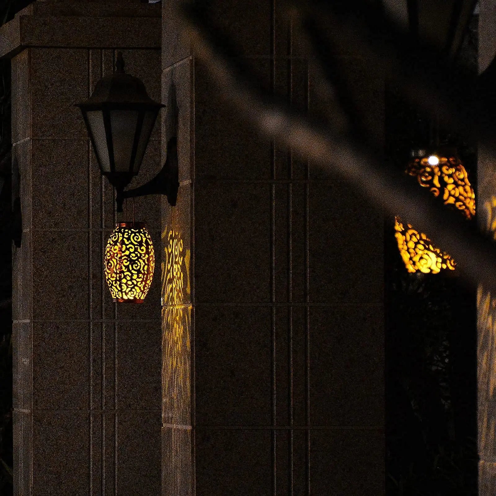 Solar LED garden lantern – a decorative lantern with a shadow pattern effect, for outdoor use 1