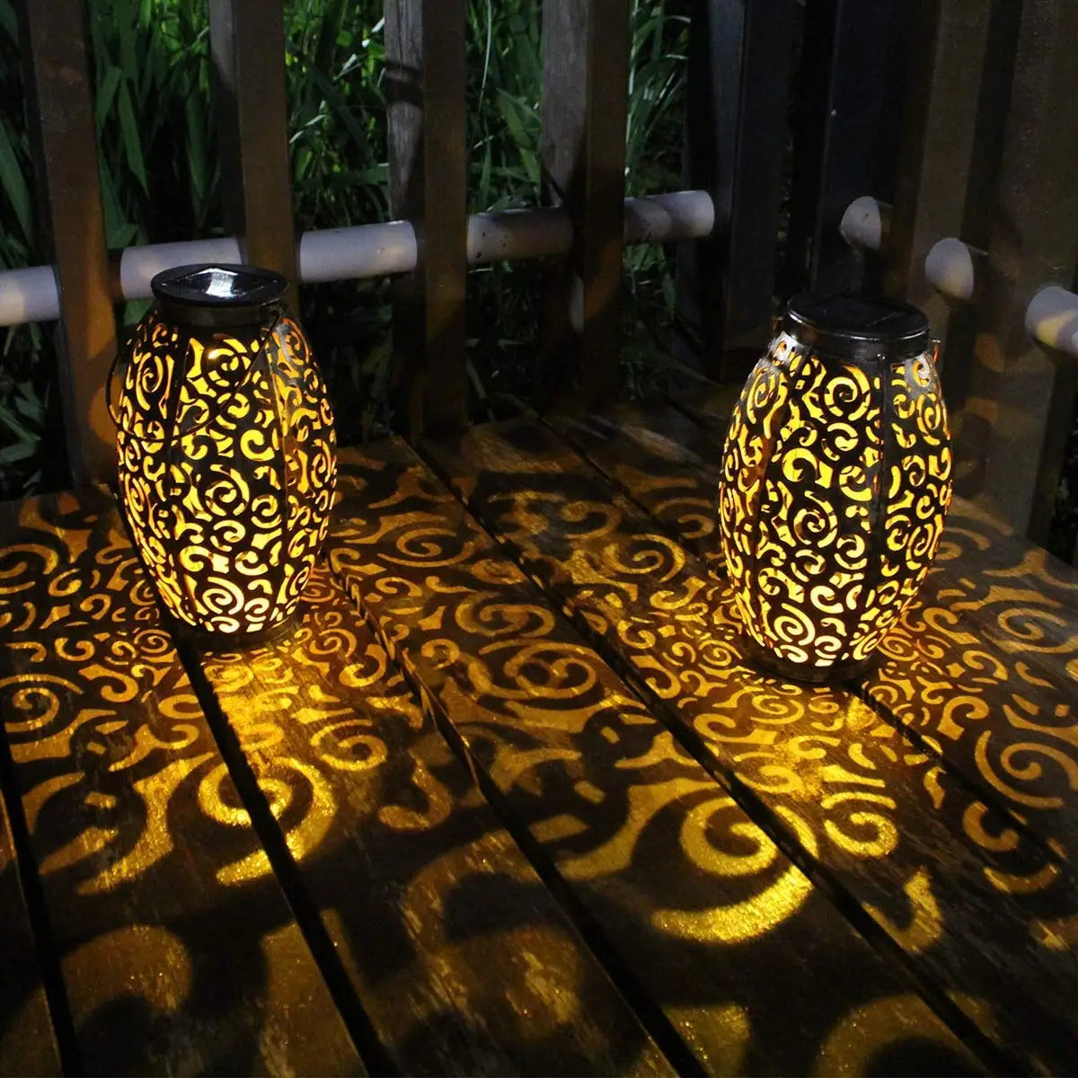 Solar LED garden lantern – a decorative lantern with a shadow pattern effect, for outdoor use 2