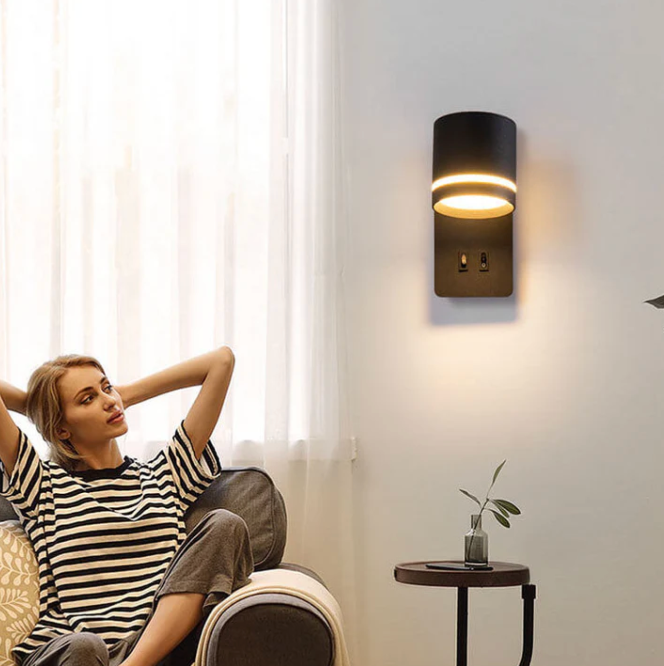 Modern LED wall lamp with adjustable spotlight and double switch 3