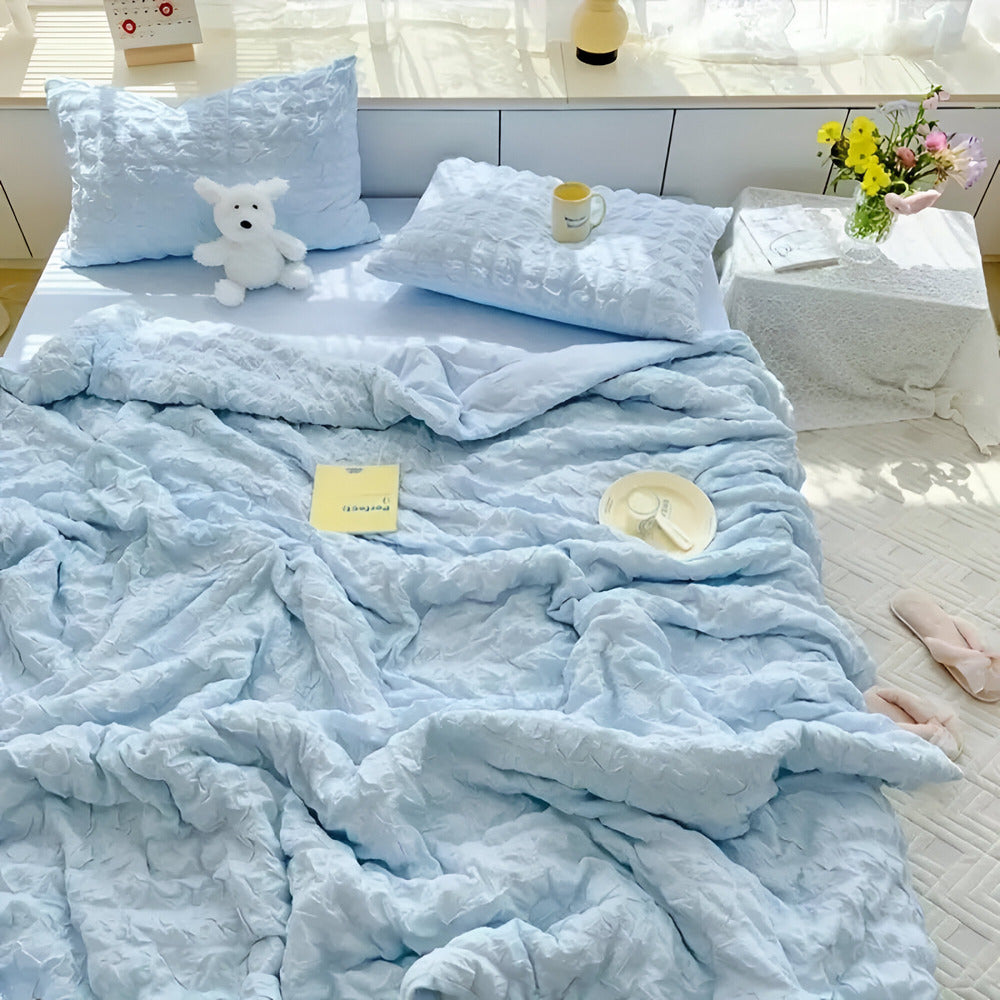 Amphora - Lightweight Breathable Summer Duvet 1