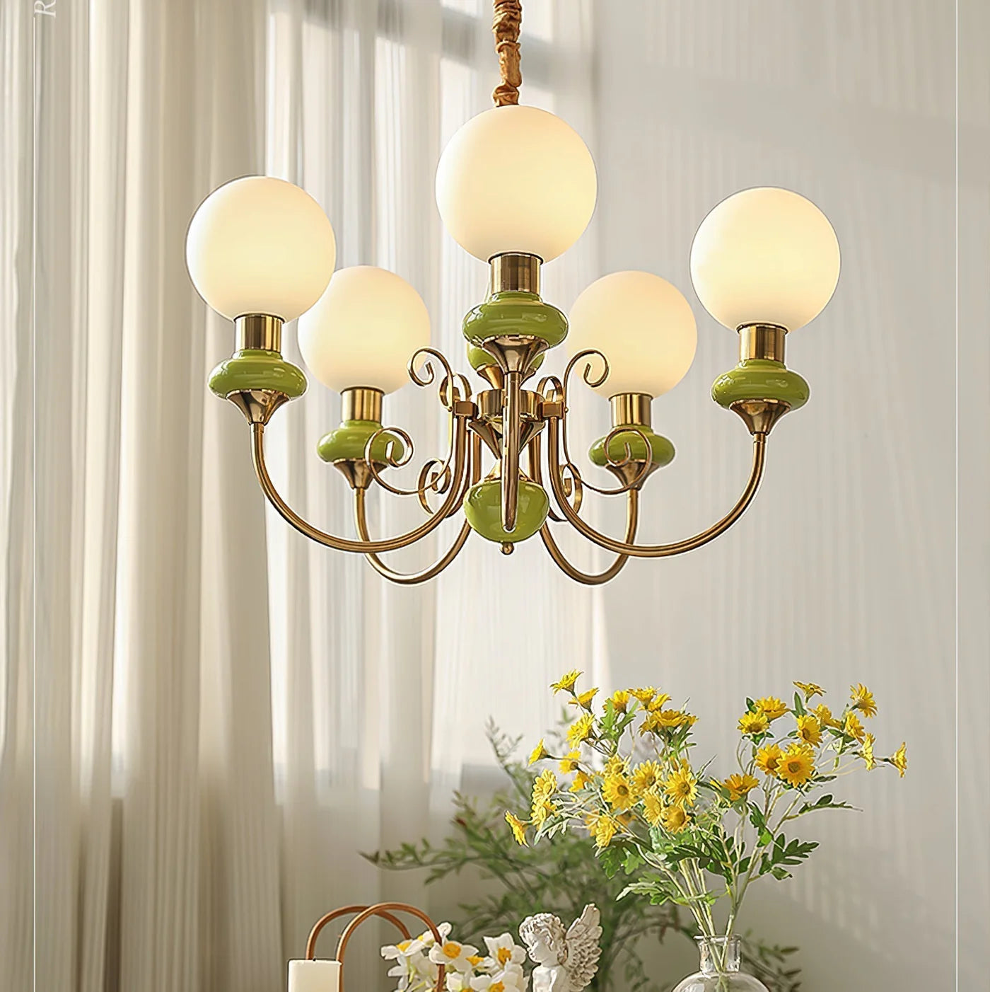 Elegant retro chandelier with green accents 1