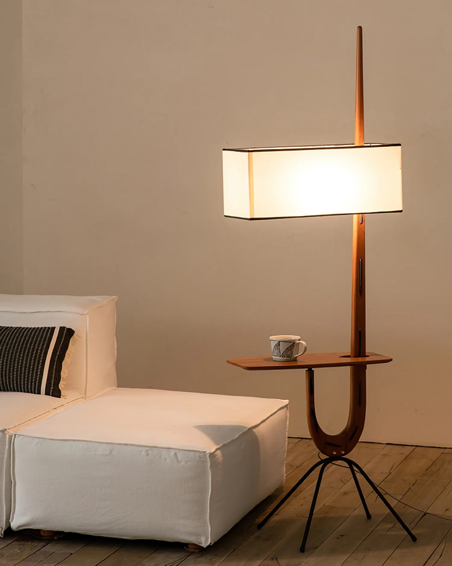 Rispal Giraffe Floor Lamp 6