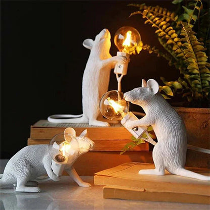 The Curious Explorer – A Playful Mouse Lamp 1
