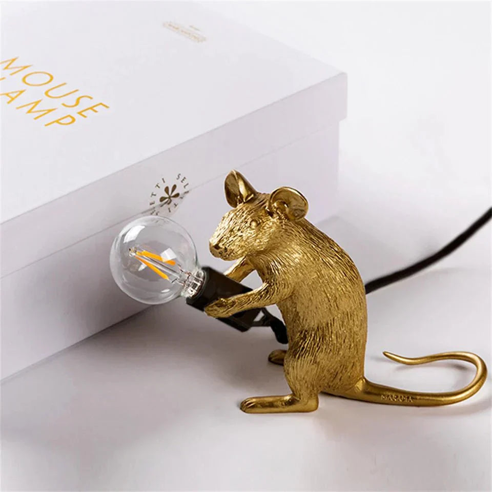 The Curious Explorer – A Playful Mouse Lamp 4