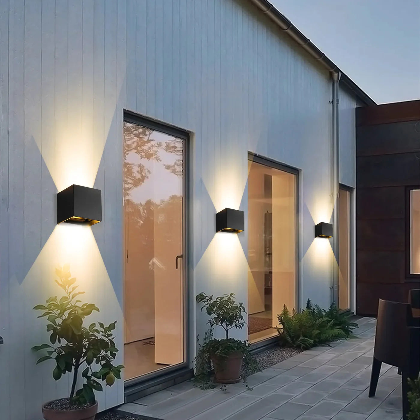 Modern LED cube-shaped wall lamp – two-way wall lighting 3
