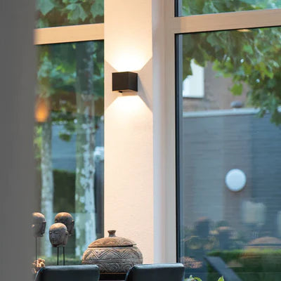 Modern LED cube-shaped wall lamp – two-way wall lighting 4