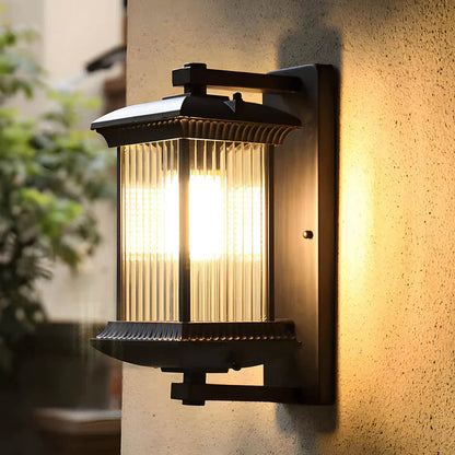 Pavo's Outdoor Wall Light 3