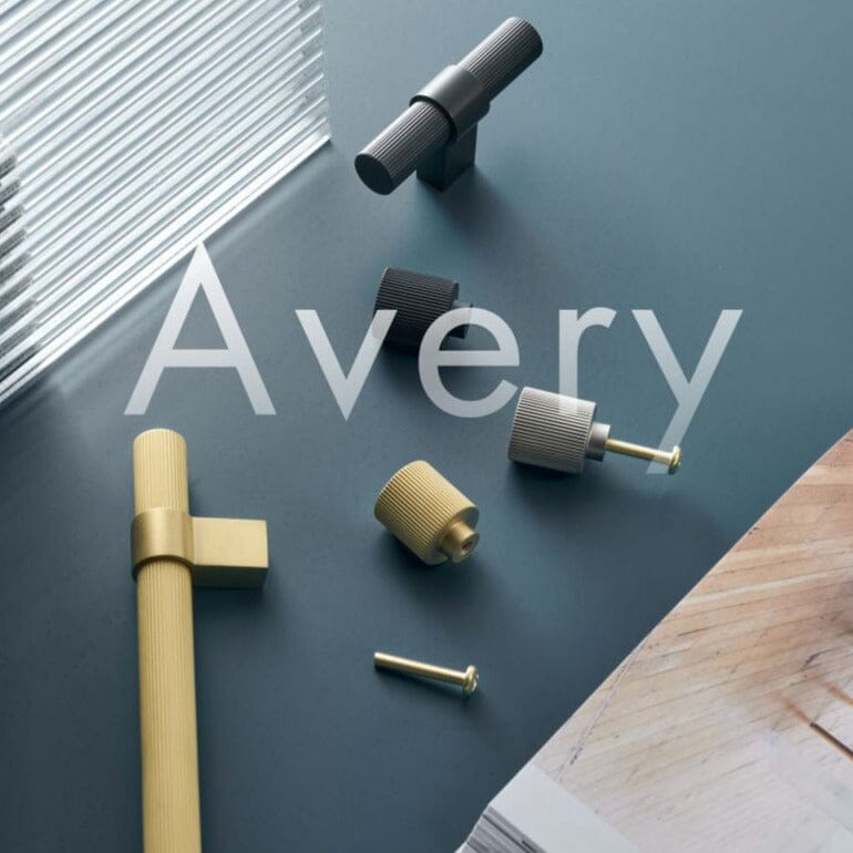 Avery Handle 2