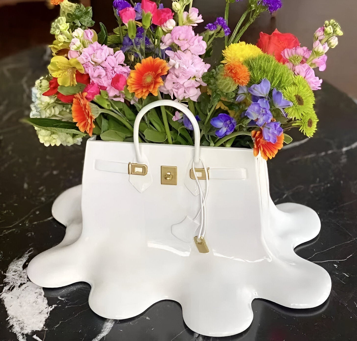 Melantha - Stylish Resin Vase in Handbag Silhouette 10