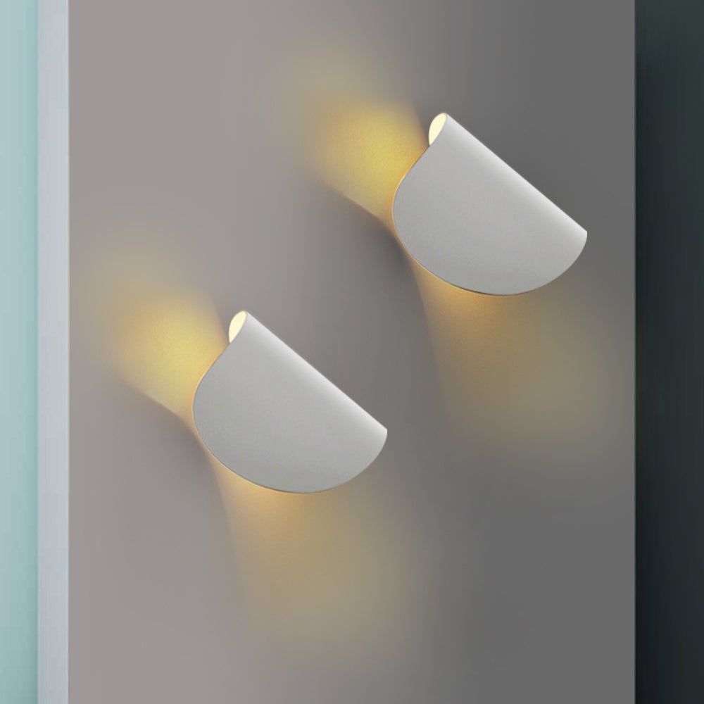 Minimalist 1-Light Curved Shaped Metallic Wall Sconce For Corridor 2