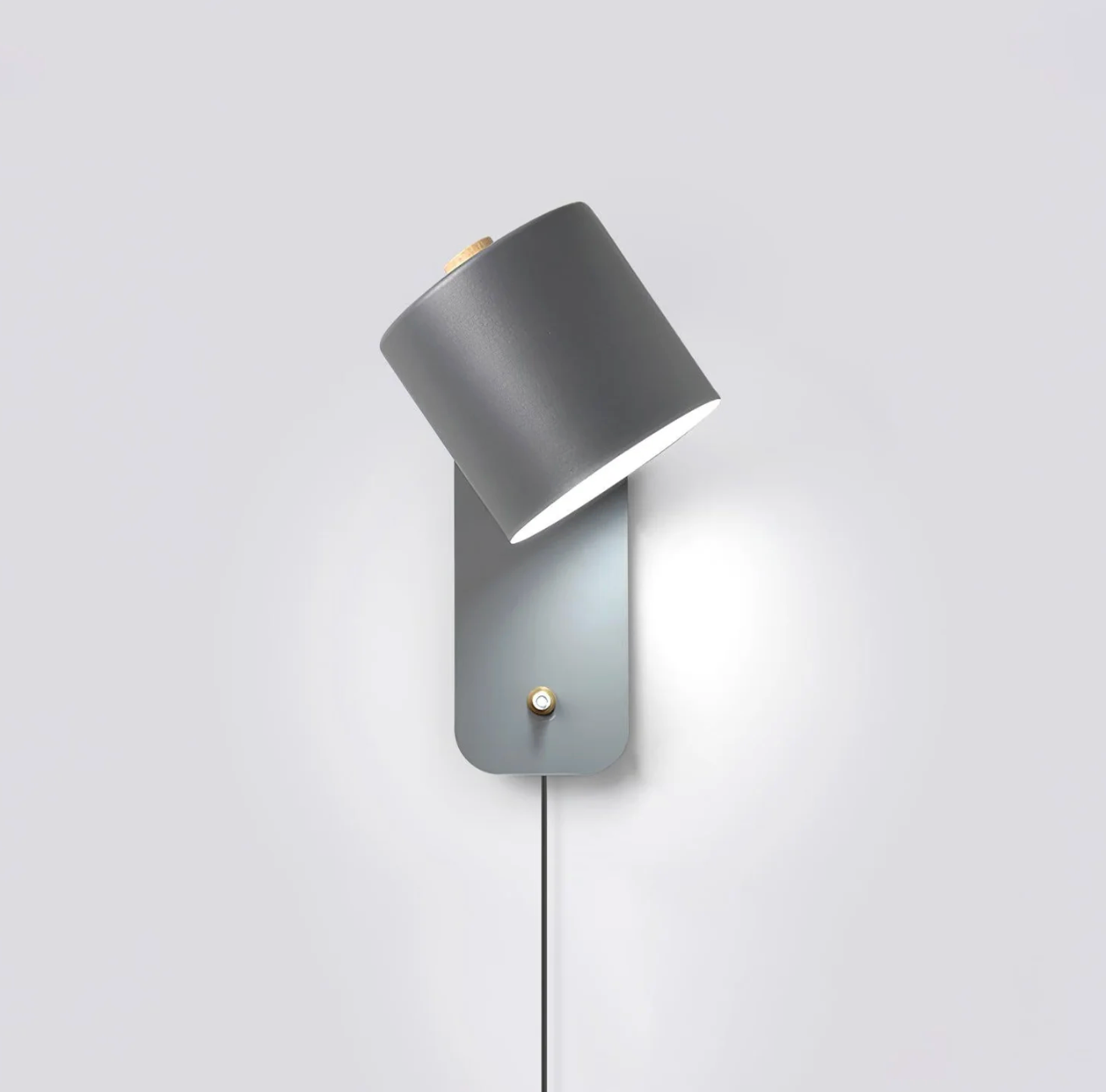 Minimalist wall sconce lamp with adjustable shade 0