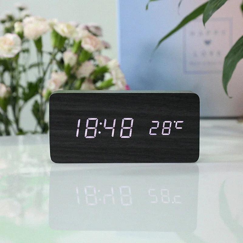 Minimalistic LED Clock | Wood 2
