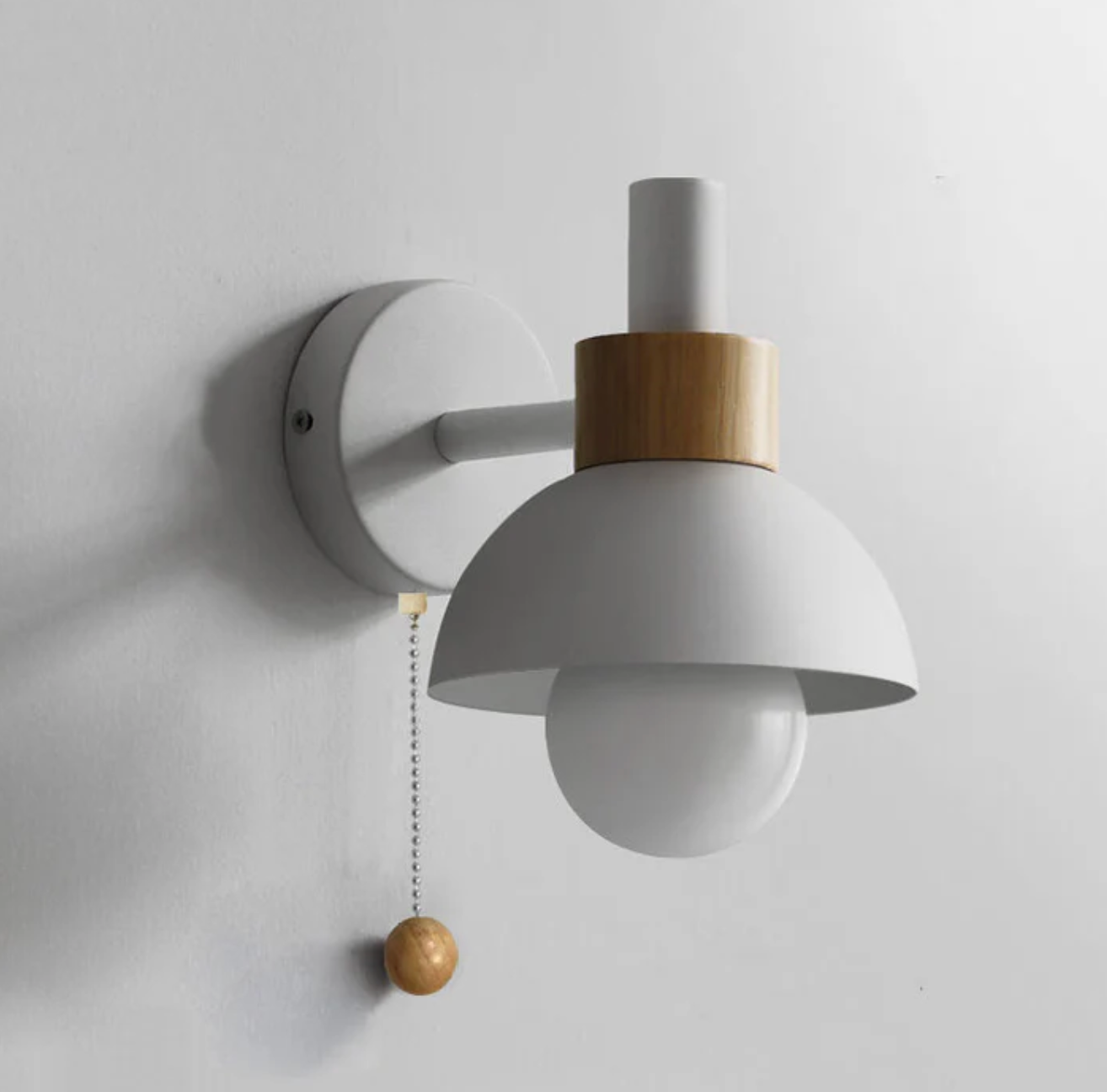Chain Wall Sconce – A Modern Wall Lamp with a Wooden Accent 9