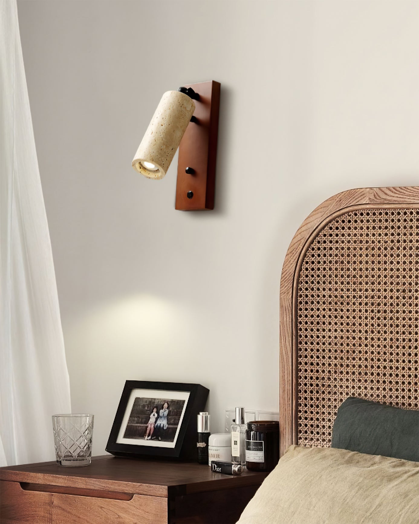 Ouglres Wall Lamp 2