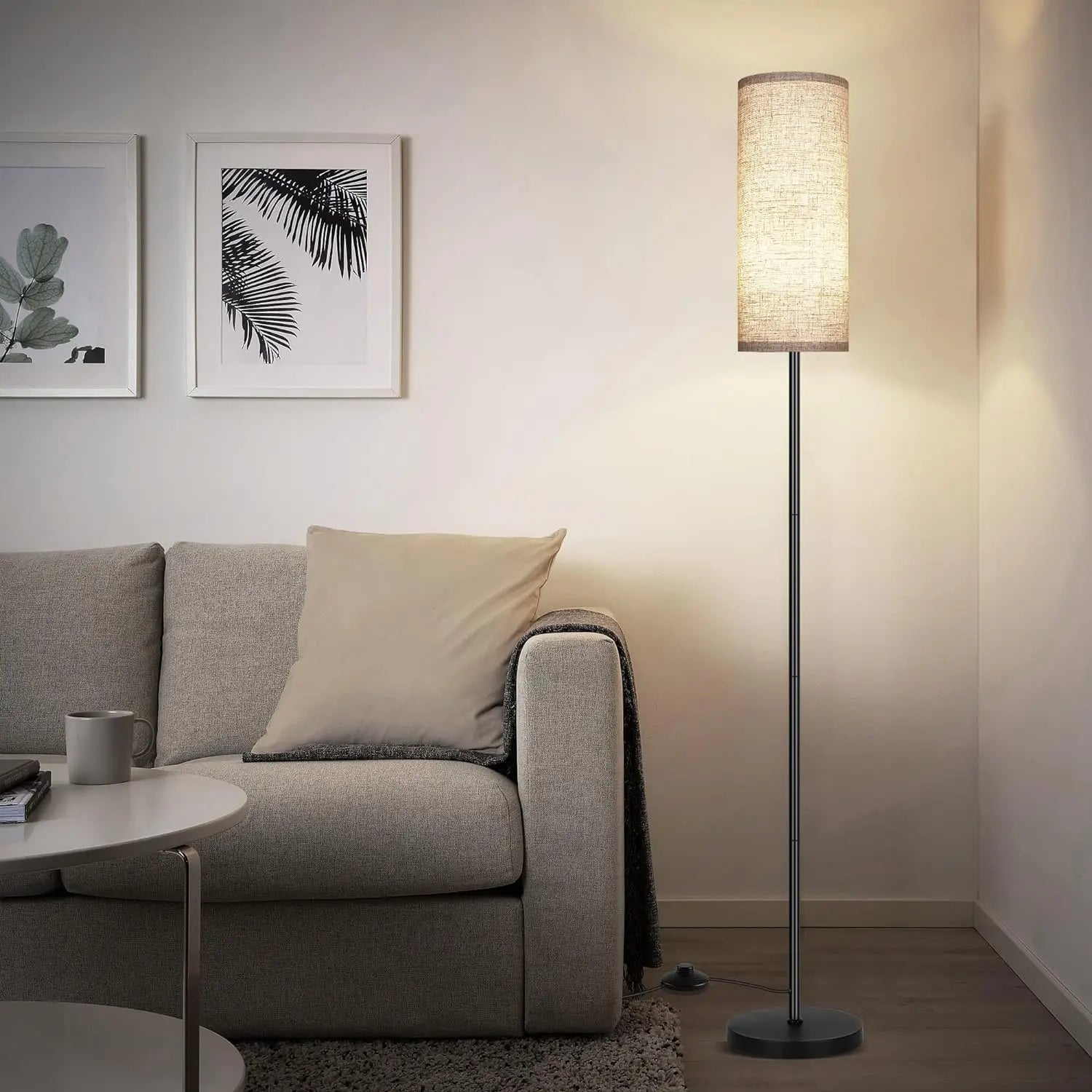 Poirela – Pound-shaped Floor Lamp 2
