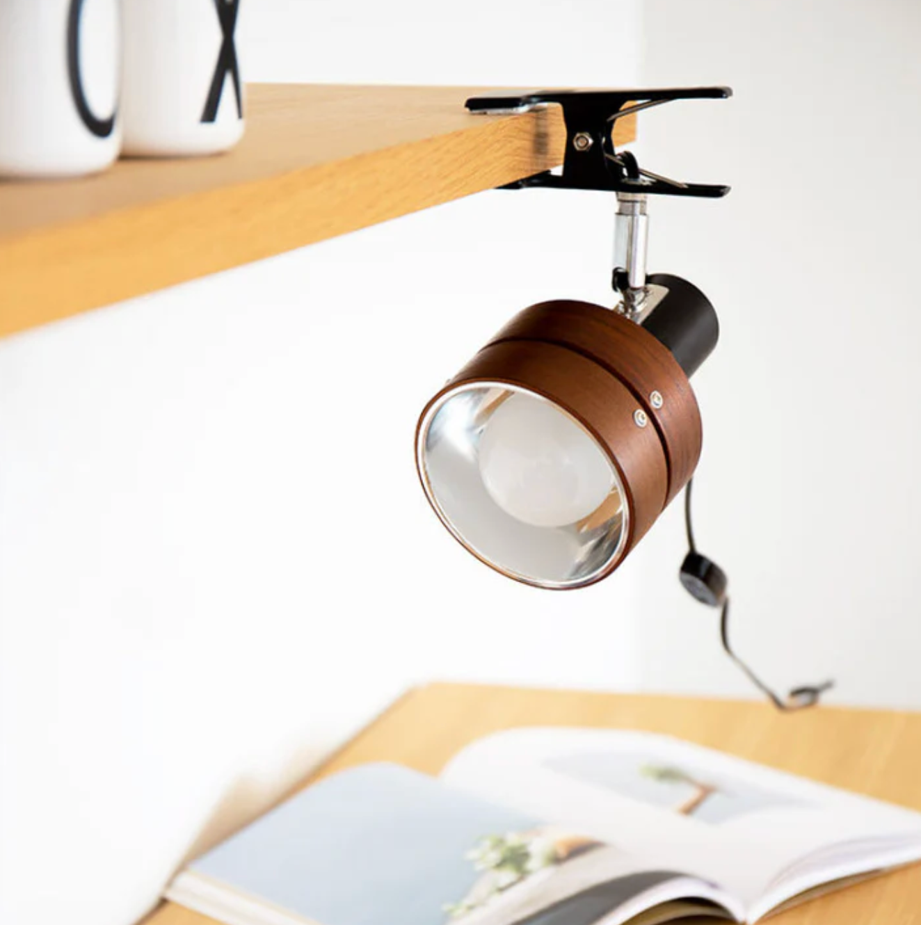 Adjustable retro clip lamp - metal and wood desk spotlight 2