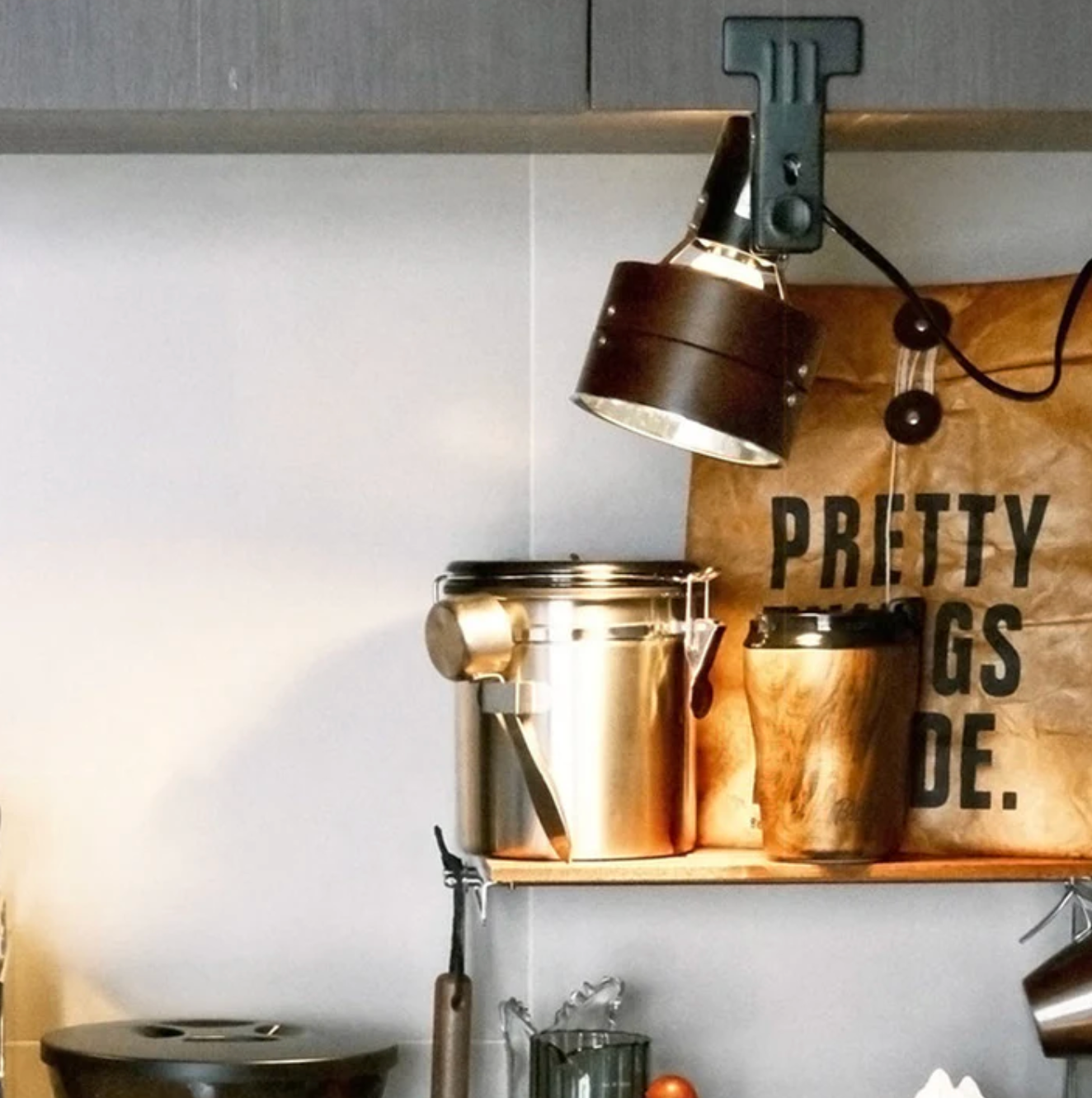 Adjustable retro clip lamp - metal and wood desk spotlight 5