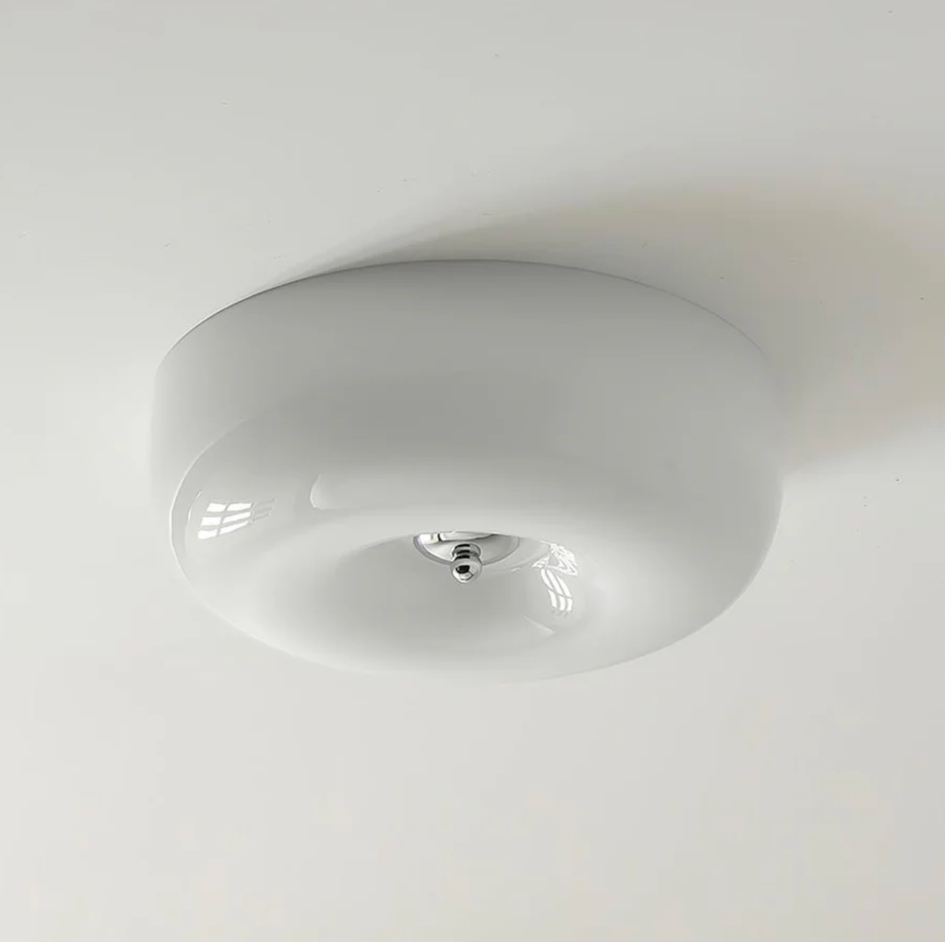 Modern ceiling lamp – a minimalist lamp with a glossy finish 4