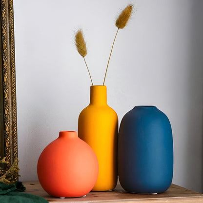 Astraelle - Scandinavian Ceramic Vase in Minimalist Style 1