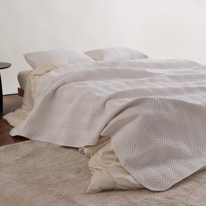 Elara Haus Snag Free Quilt - Pet Friendly