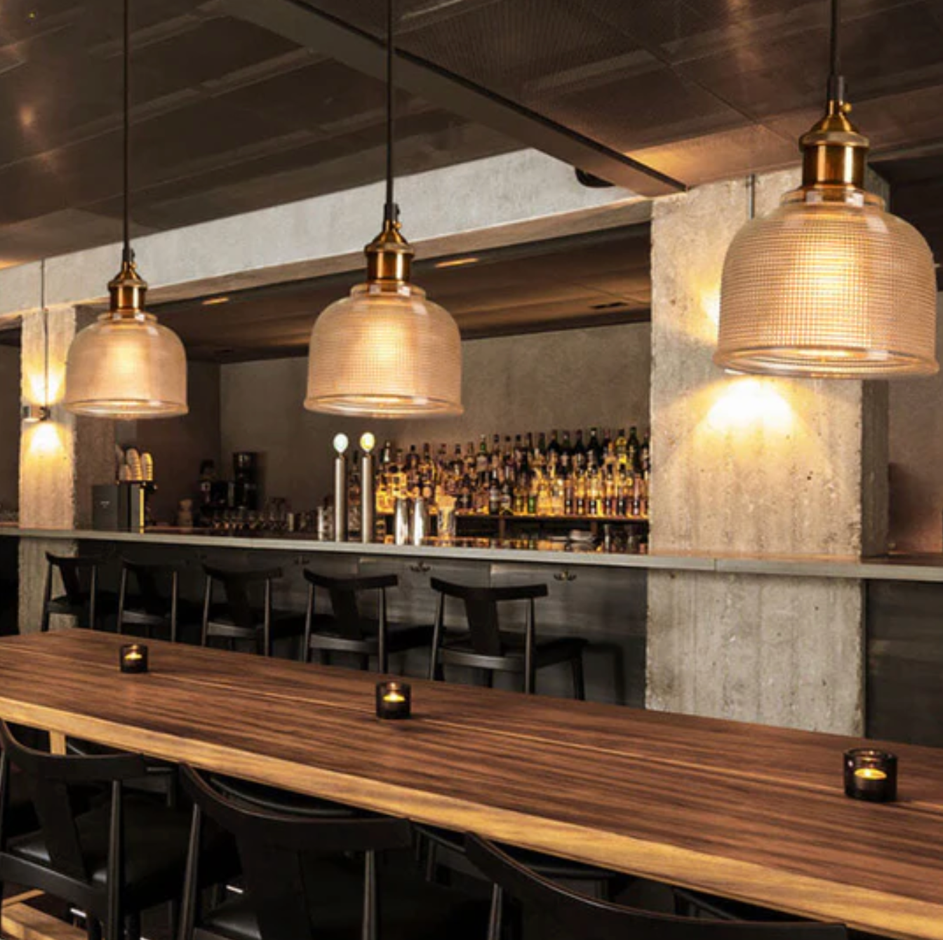 Retro pendant lamp – colored glass shade with brass finish 5