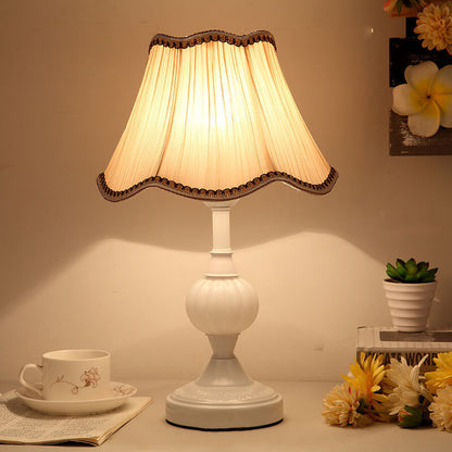 Nordic Vintage Floral Glass Fabric 1-Light Table Lamp 18