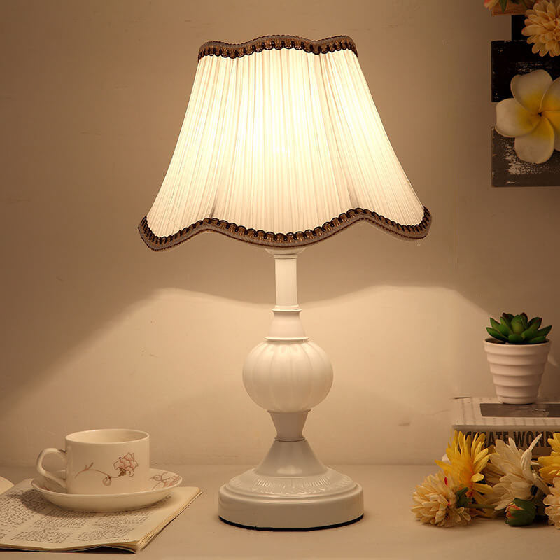 Nordic Vintage Floral Glass Fabric 1-Light Table Lamp 1