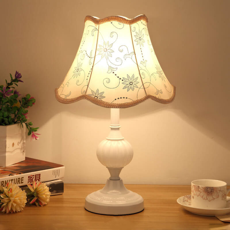 Nordic Vintage Floral Glass Fabric 1-Light Table Lamp 2