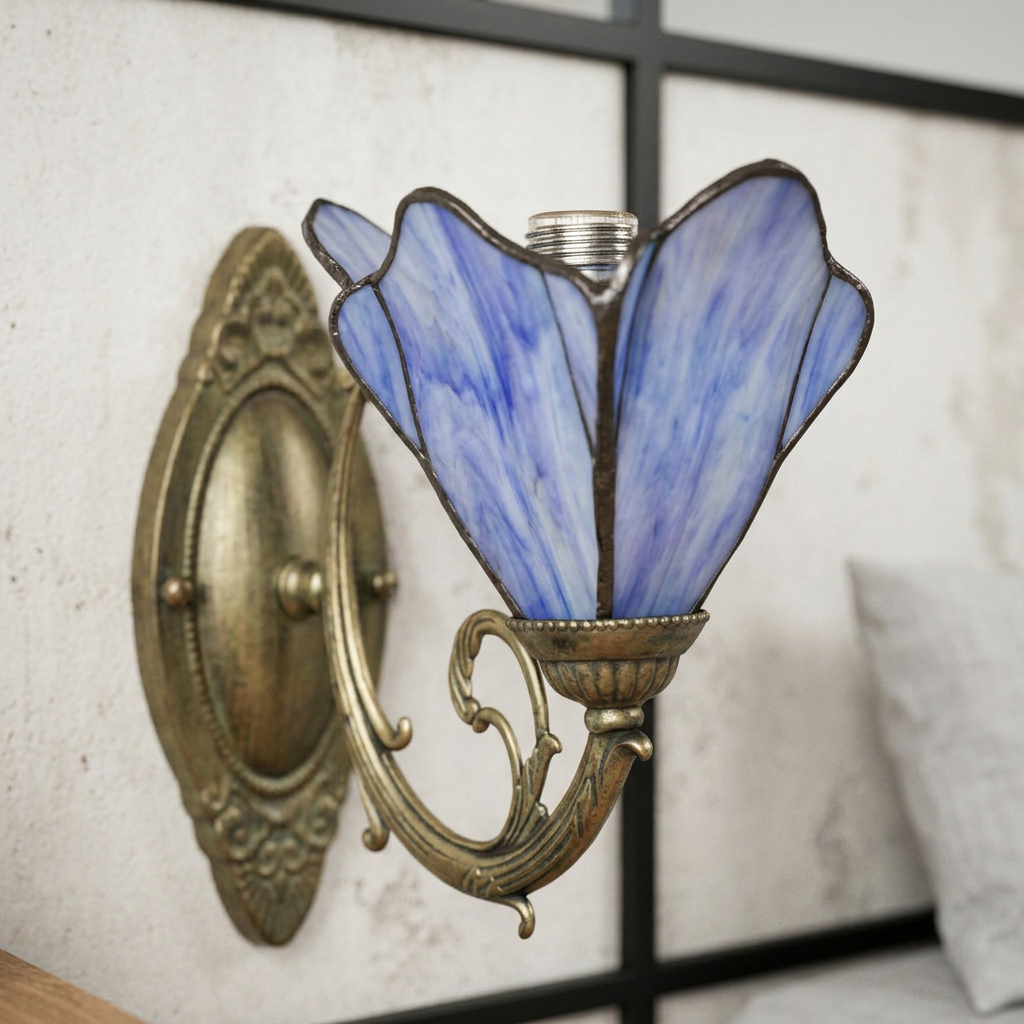 Elara Haus Traditional Tiffany Glass Bedside Sconce