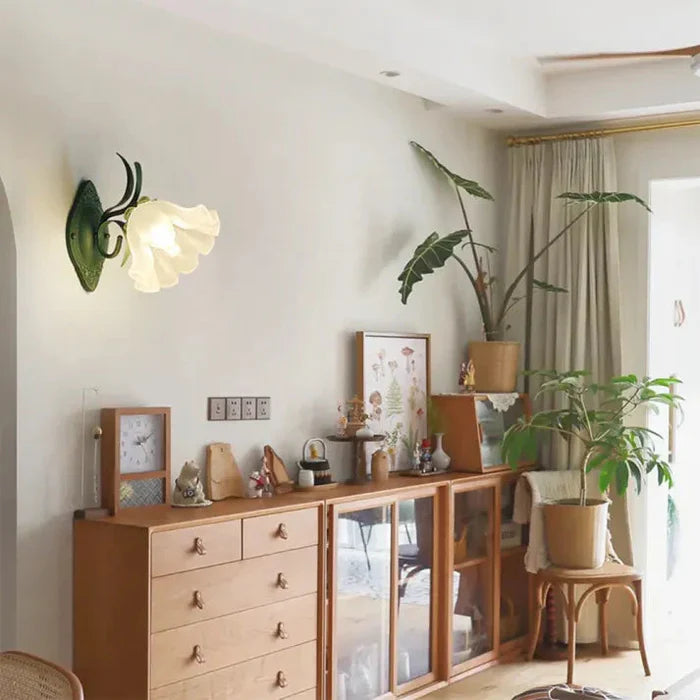 Flower-Shaped Wall Sconce – Elegance and Style 5