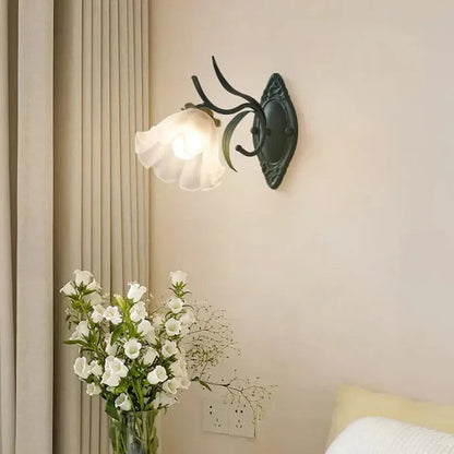 Flower-Shaped Wall Sconce – Elegance and Style 6
