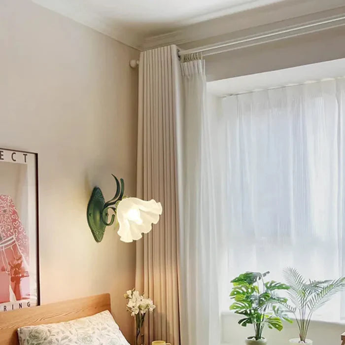Flower-Shaped Wall Sconce – Elegance and Style 7
