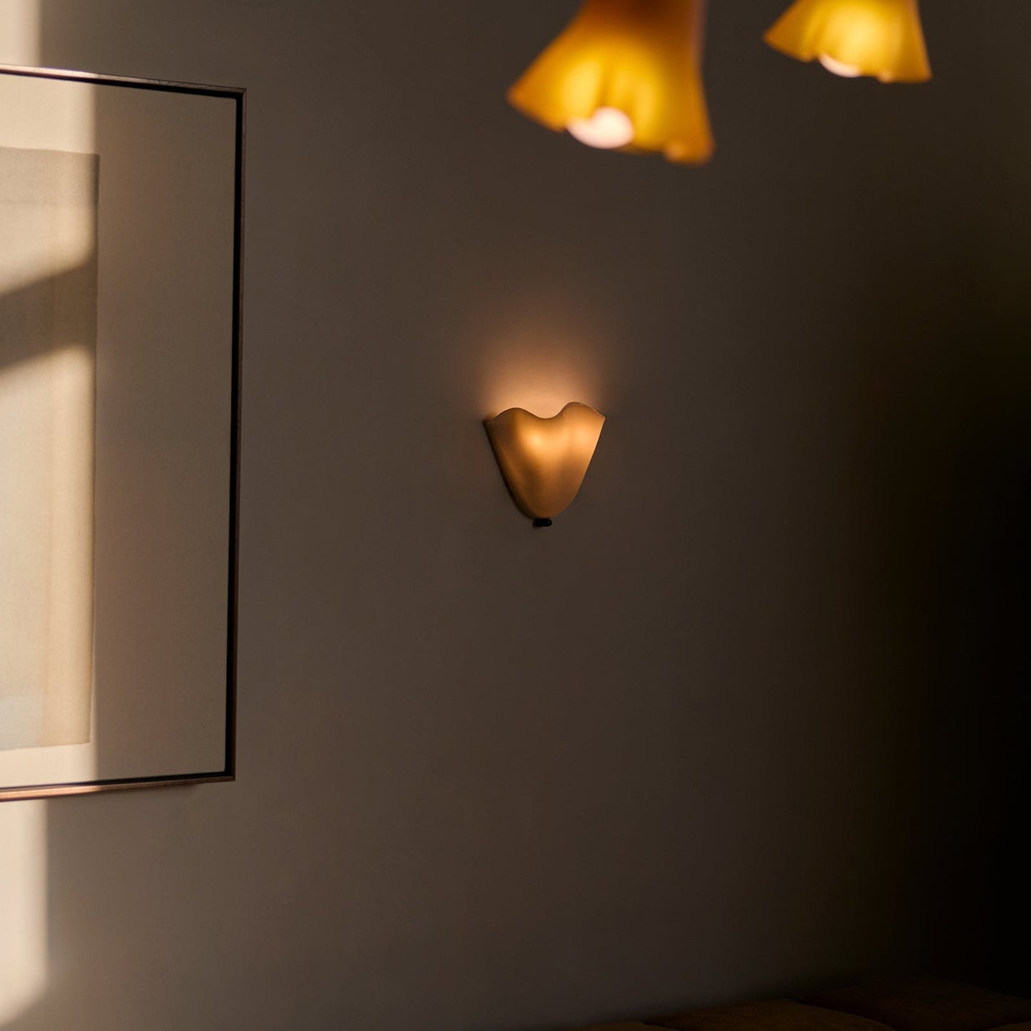 Retro Stained Glass Wall Sconce - Skirt Shell