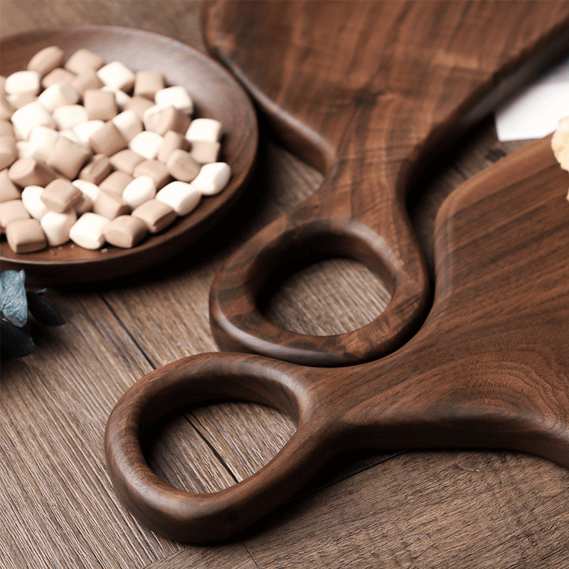 Walnut Wood Cutting Board with Rounded Handle 4